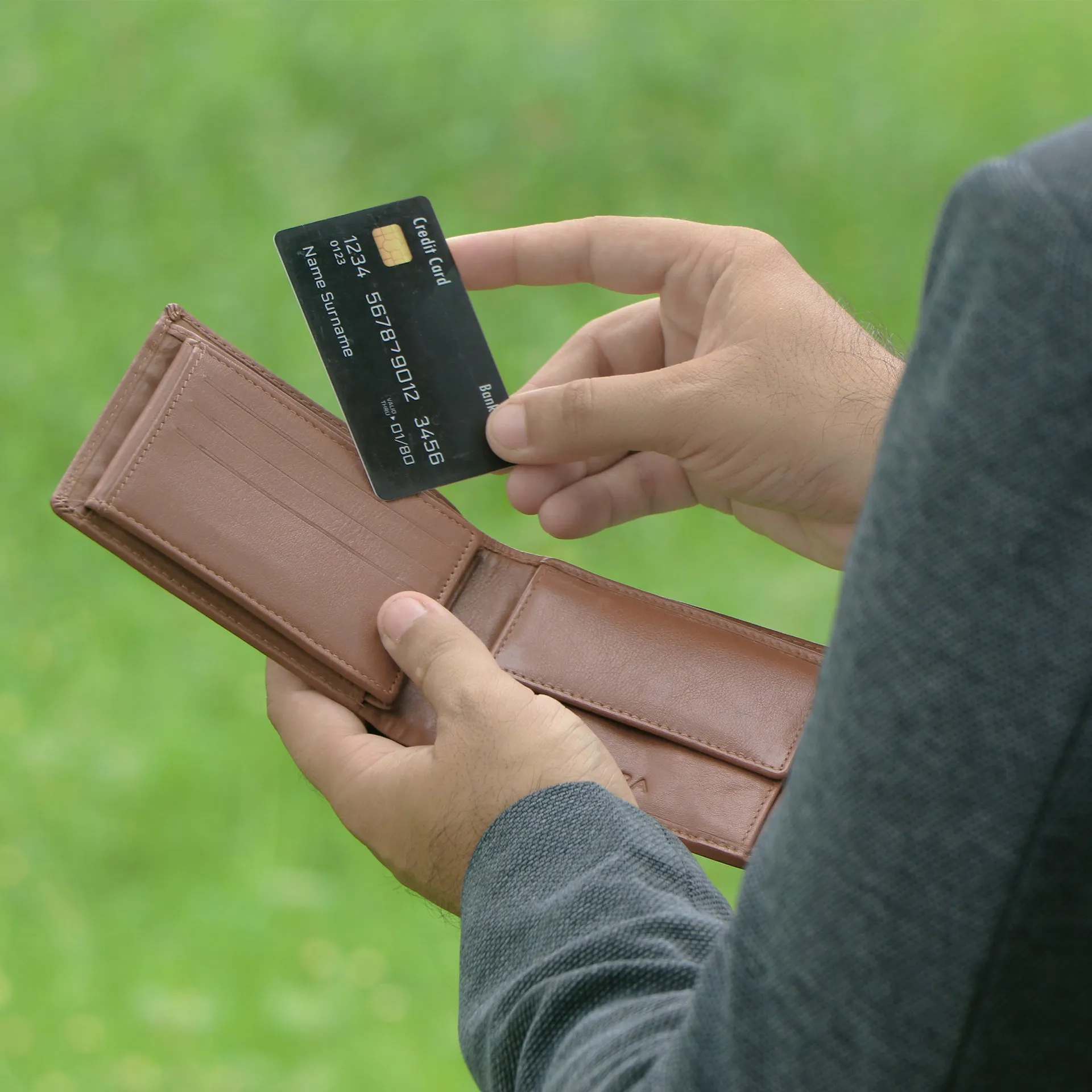 10090 Tan Bifold Wallet