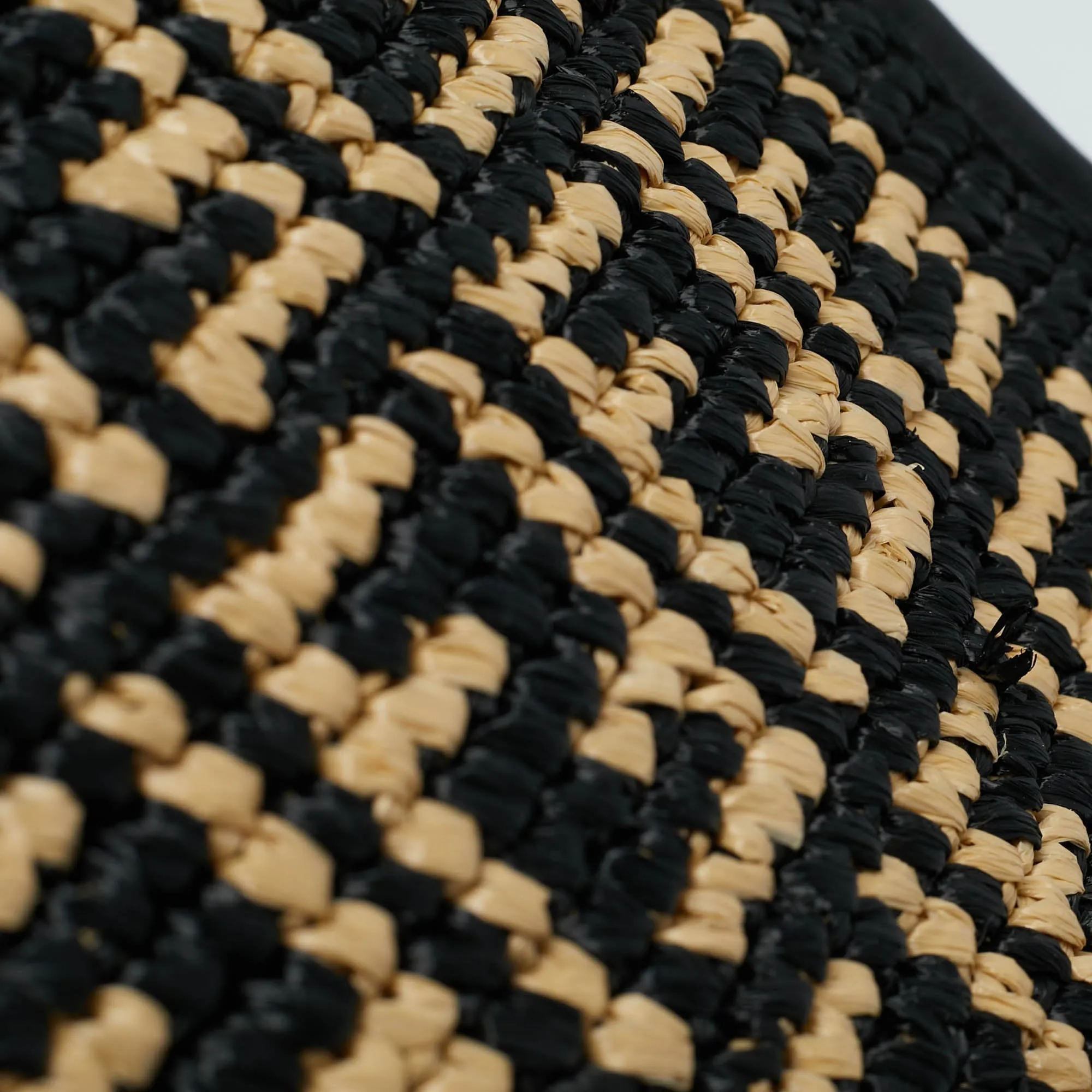 Fendi Black/natural Ff Raffia And Leather Large Runaway Shopper Tote