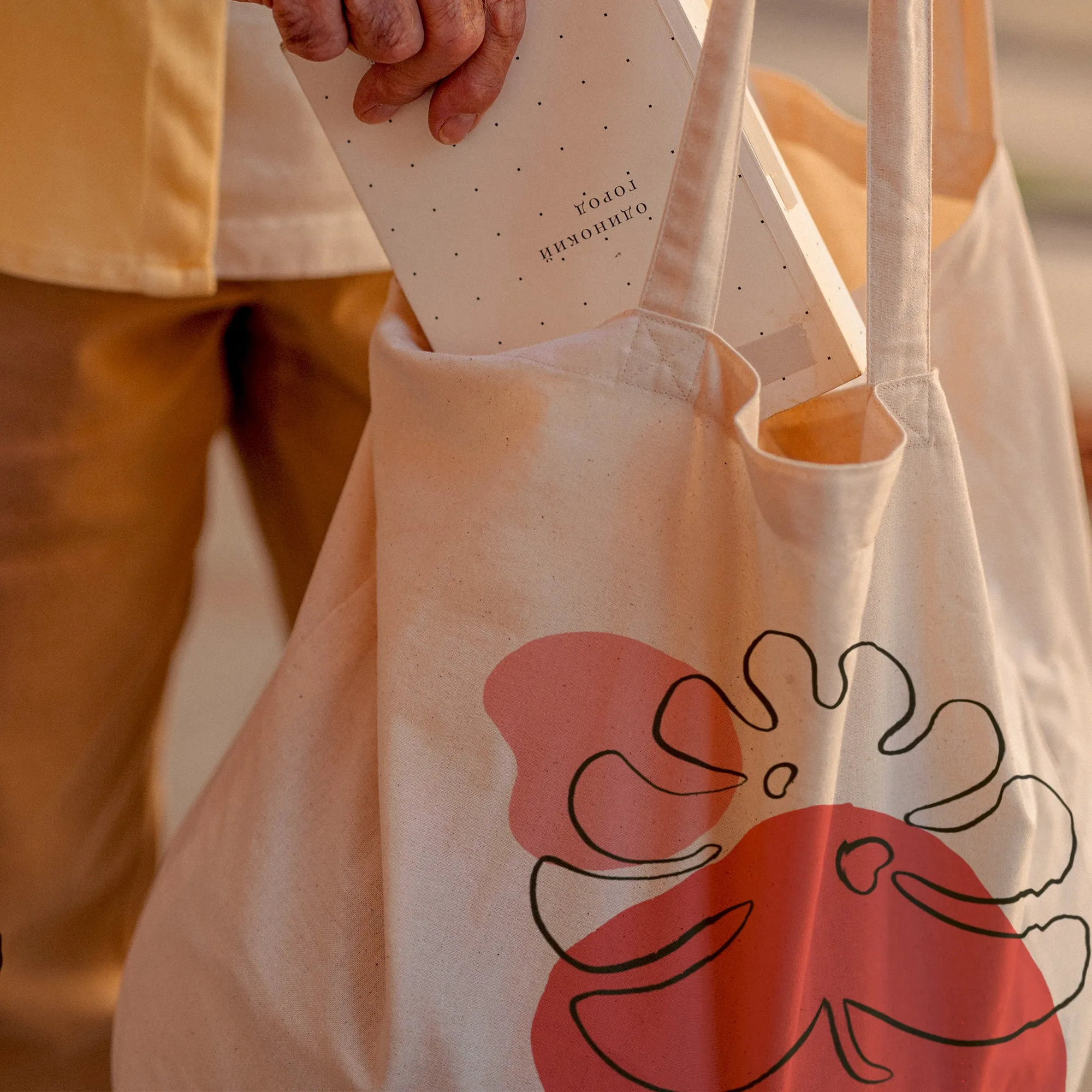 Pink spot plant Tote Bag