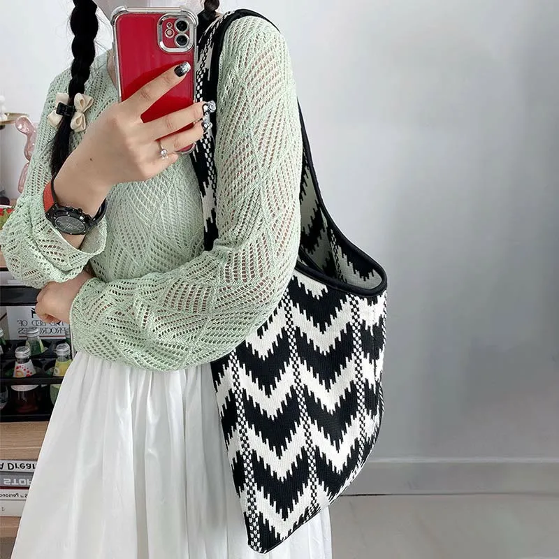 Wavy Stripe Tote For Women College Student Shoulder Bag